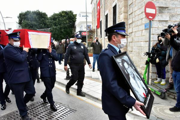 Fatma Girik Bodrum’da eşi Memduh Ün'ün yanında toprağa verildi - Resim : 1