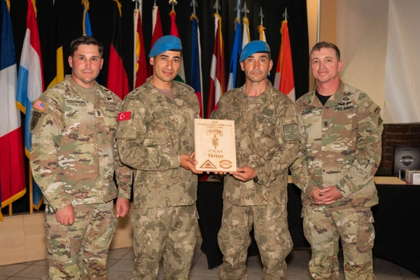 Türk askeri Avrupa'da birinci oldu; attıklarını vurdular - Resim : 3