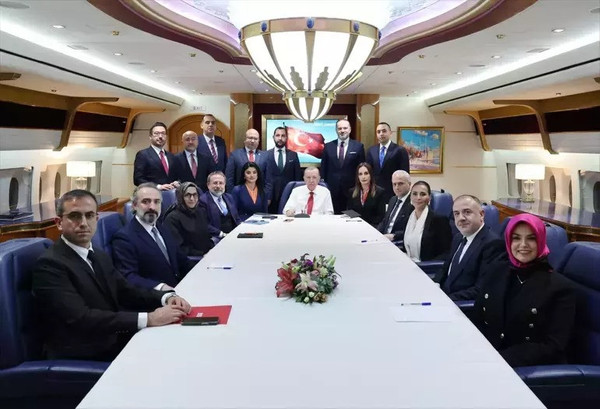 ERDOĞAN'DAN KABİNE DEĞİŞİKLİĞİ SİNYALİ