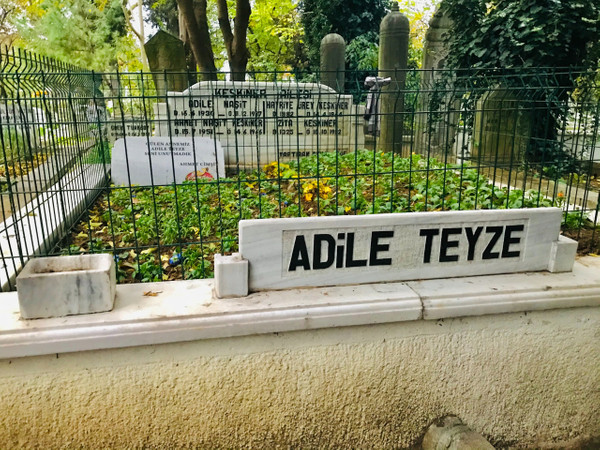 ADİLE NAŞİT NEDEN ÖLDÜ, KAÇ YAŞINDA ÖLDÜ? Adile Naşit nasıl öldü, hastalığı neydi?