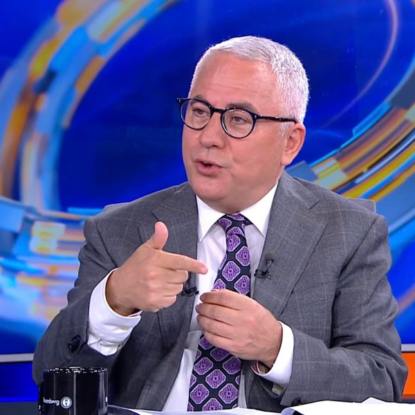 Nedim Türkmen'in Asıl Mesleği Nedir?