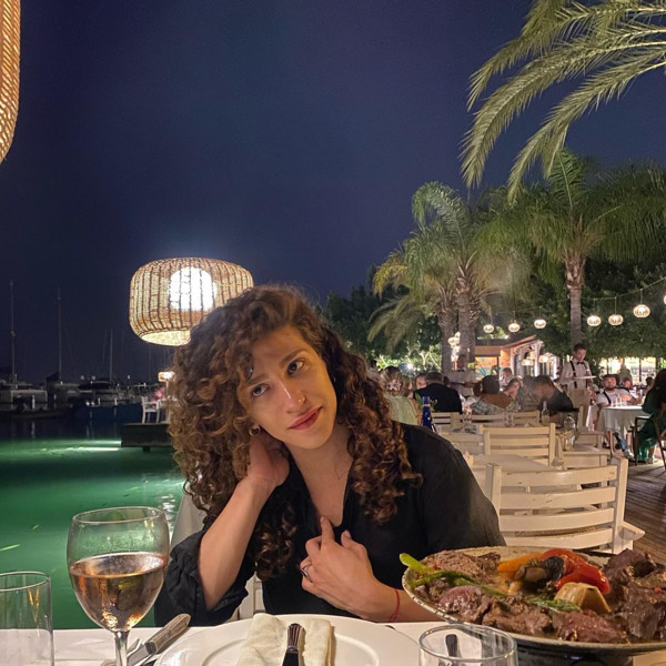 "Kentsel Dönüşüm Abla" Çiçek Kabancı erkek mi, trans mı? Çiçek Kabancı kimdir, kaç yaşında, nereli?