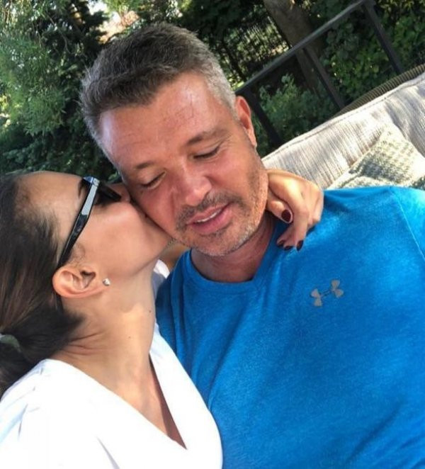 Emina Jahovic'e bu güller kimden geldi? - Resim : 2