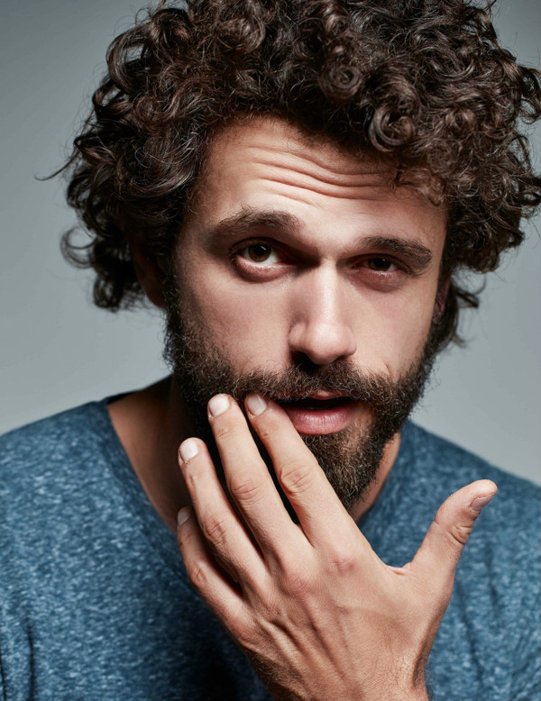 Masal &Ccedil;i&ccedil;eği' dizisinin kadrosuna hangi &uuml;nl&uuml; oyuncu katıldı? - Resim : 2