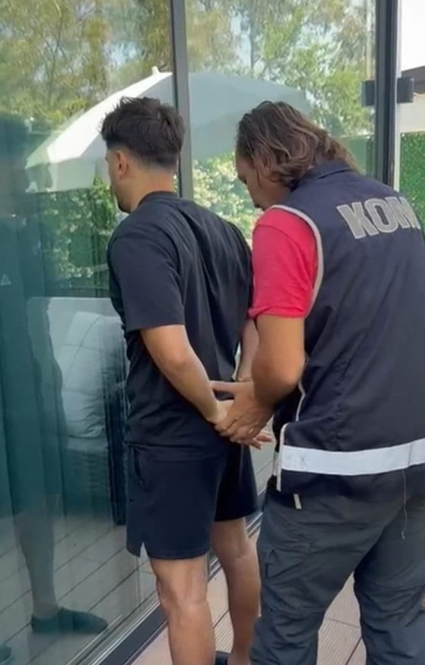Interpol tarafından aranan kişi Muğla'da yakalandı - Resim : 1