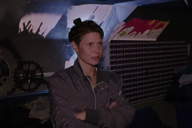 Erotik filmlere damgasını vuran ünlü oyuncu sokaklara düştü - Resim : 2