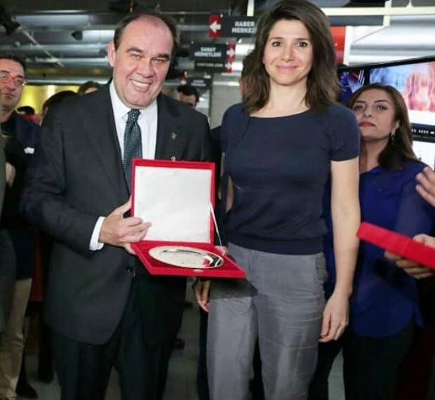 CNN Türk'te kıyım tam gaz! Önce 20. yıl plaketi verdi, sonra gönderdi! - Resim : 1