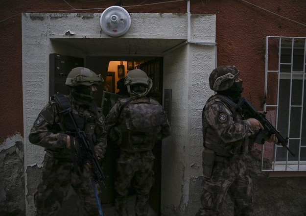 Ünlü oyuncu da tuzağa düşmüş! Sabaha karşı böyle basıldılar! - Resim : 5