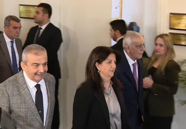 DEM Parti, AK Parti heyetiyle bir araya geldi - Resim : 3