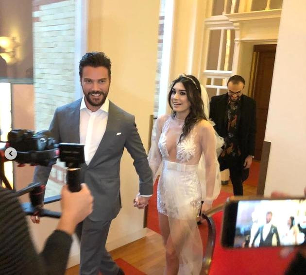 Burcu ve Sinan boşanıyor mu? Canlı yayında son noktayı koydu! - Resim : 2