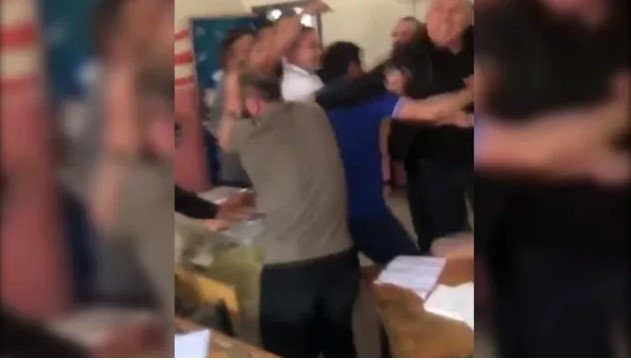 Sosyal medyadaki görüntüler gündem oldu! 'Toplu oy' iddiasına Şanlıurfa Valiliği'nden açıklama - Resim : 1