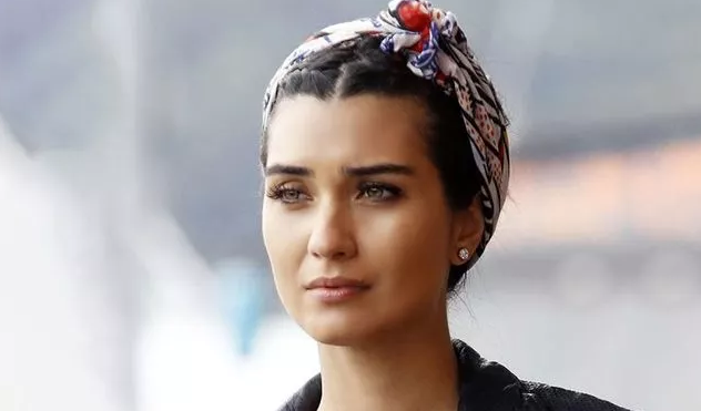 Fatma Girik, Tuba Büyüküstün'ü veliahtı ilan etmişti! "Çok beğeniyorum" - Resim : 1
