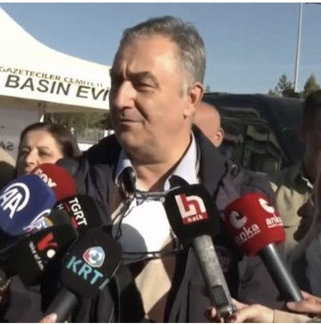 Sansür yasası AYM'de, gazeteciler nöbette! Tolga Şardan da katıldı - Resim : 2