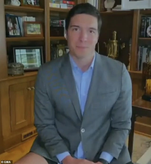 Evden yayın yapan sunucu pantolonsuz çıktı! - Resim : 2