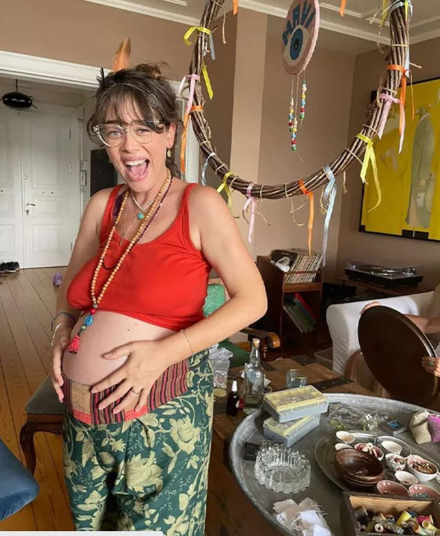 Demet Evgar'dan müjdeli haber! 'Mavi' geliyor - Resim : 1