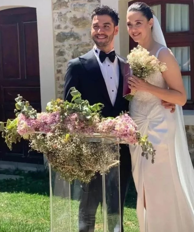 Melis Birkan ve Aras Aydın evlendi! Ankara havası oynadılar - Resim : 2