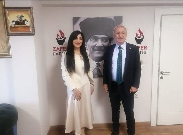 Astrolog Hilal Saraç, Zafer Partisi'ne katıldı - Resim : 1