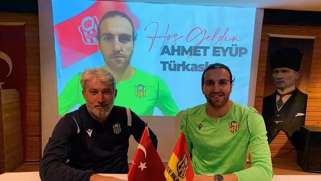 Yeni Malatyaspor kalecisi enkaz altında kaldı - Resim : 1