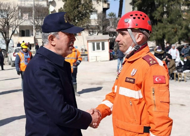 Bakan Akar'dan Mehmetçiğe tebrik ziyareti - Resim : 1