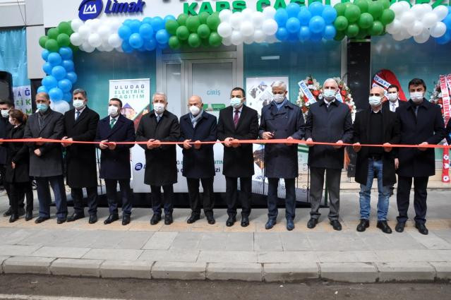Uludağ Elektrik Kars Çağrı Merkezi'nin yeni binası hizmete açıldı - Resim : 1