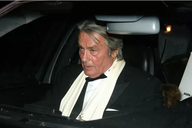 Efsane oyuncu Alain Delon'dan kahreden haber! Ötenazi ile ölmek istiyor! - Resim : 3