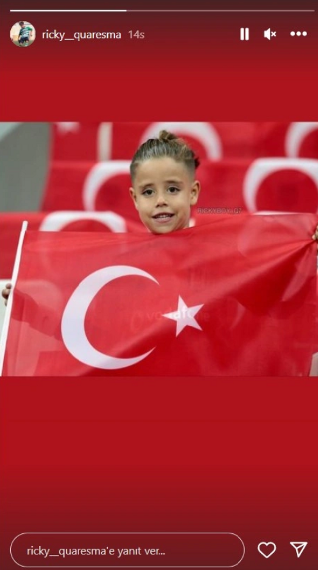 Beşiktaş efsanesi Querasma'nın oğlu Ricky'den Türk bayraklı paylaşım - Resim : 1