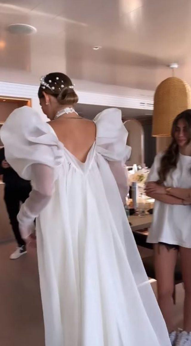 Dila Tarkan’ın gelinliği sosyal medyayı salladı! Ebru Şancı'dan bomba yorum geldi… - Resim : 1