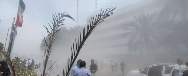 İran'da limanda şiddetli patlama! Yerle bir oldu... - Resim : 2