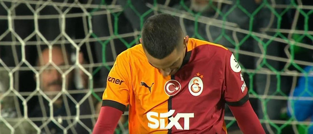 Hakim Ziyech imkansızı başardı! Boş kaleyi auta gönderdi... Görenler gözlerine inanamadı! - Resim : 4