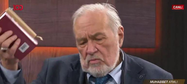 tv100 canlı yayınında gergin anlar! Soli Özel’le tartışan İlber Ortaylı yayını terk etti - Resim : 1