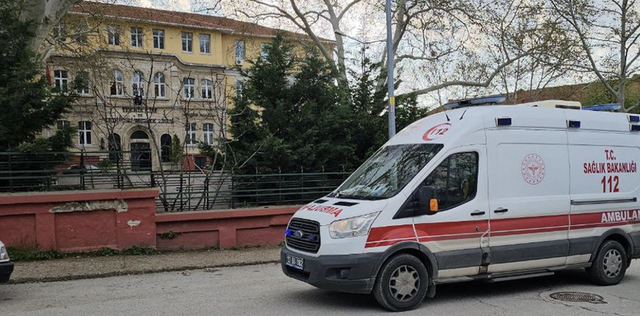 Okul bahçesinde cinayet: 14 yaşındaki Gülden ölü bulundu! - Resim : 1