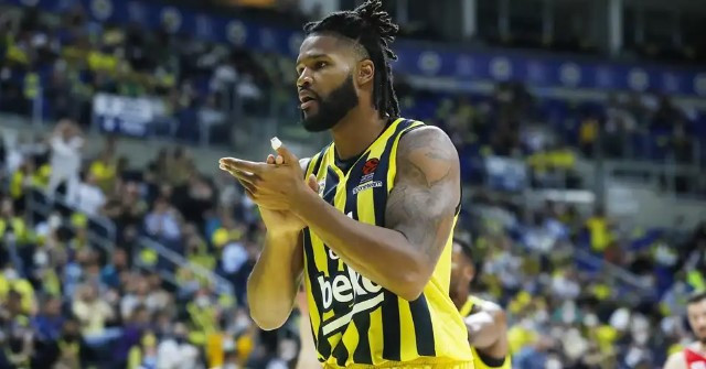 Fenerbahçe’de iki isimle yollar resmen ayrıldı - Resim : 1