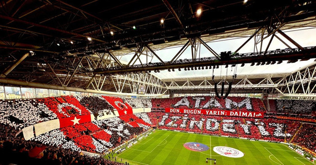 Galatasaray-Samsunspor maçında Atatürk unutulmadı... Muhteşem görsel şölen: Yiğidim aslanım burada.. - Resim : 2