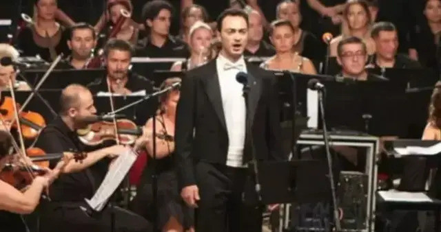 Devlet Opera sanat&ccedil;ısı Emrah Erdem Gedik'in ş&uuml;pheli &ouml;l&uuml;m&uuml;! Balkondan d&uuml;şt&uuml; - Resim : 2