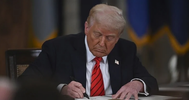 Donald Trump sabitcoin tasarısını imzaladı! "ABD'yi kripto başkenti yaptık" - Resim : 1