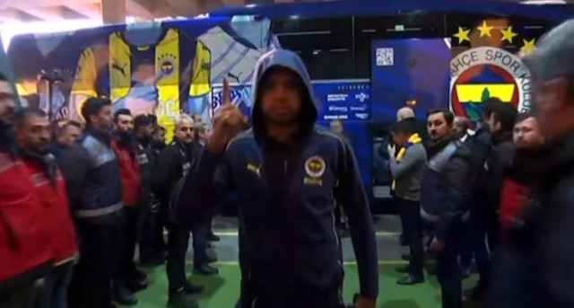 Fenerbahçe'nin yıldızı En-Nesyri'nin Galatasaray stadına girerken yaptığı hareket olay oldu! - Resim : 1