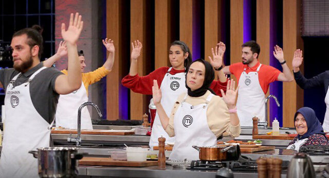 MasterChef'te ikinci eleme adayı kim oldu? Akrabalarıyla birlikte yarıştılar! - Resim : 2