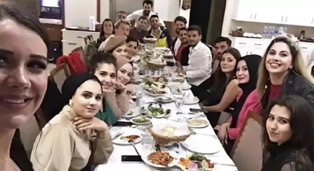 Fakir edebiyatı yapan fenomenleri tiye aldı: 'Tanıdık geliyor mu?' - Resim : 1