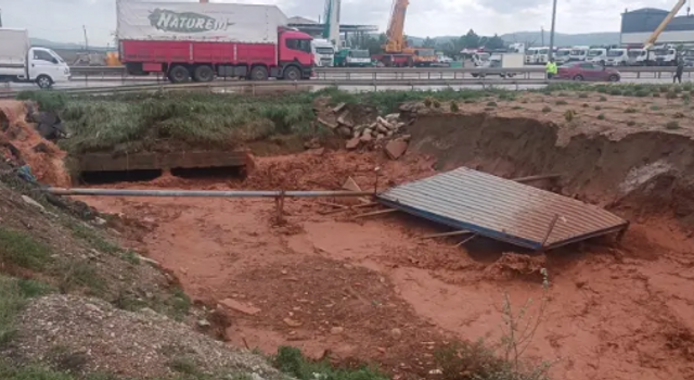 Tren seferleri durduruldu... Kırıkkale'de sağanak yağış sele neden oldu! - Resim : 2