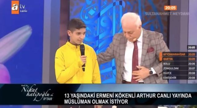 Nihat Hatipoğlu hakkında suç duyurusu! Canlı yayında çocuğu Müslüman yapmıştı - Resim : 2