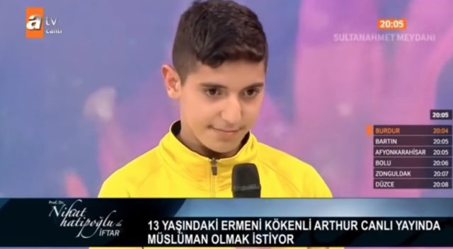 Nihat Hatipoğlu hakkında suç duyurusu! Canlı yayında çocuğu Müslüman yapmıştı - Resim : 3