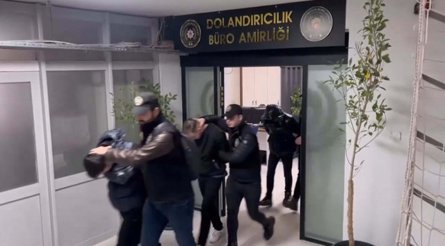 Dolandırıcılar her yolu deniyor... "Cinsel istismar var" dedi milyonluk vurgun yaptı! - Resim : 1