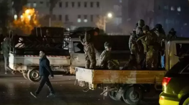 İran'dan Suriye'yi kan gölüne çevirecek provokasyon: Hepsinin kafasını koparın - Resim : 2