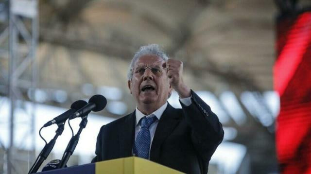 Fenerbahçe'nin eski başkanı Aziz Yıldırım'dan yaylım ateşi: Bir adım geri çekilmem - Resim : 1
