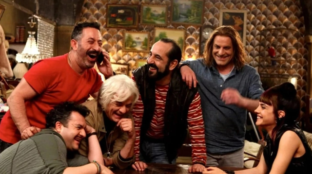 Cem Yılmaz’dan Özkan Uğur’un ailesine taziye ziyareti - Resim : 2