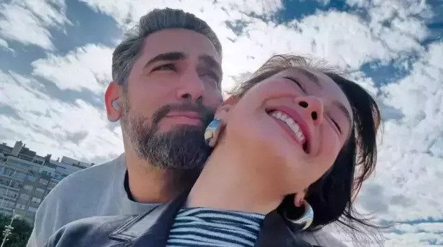 Neslihan Atagül ile Kadir Doğulu'dan bebekleriyle ilk poz! - Resim : 1