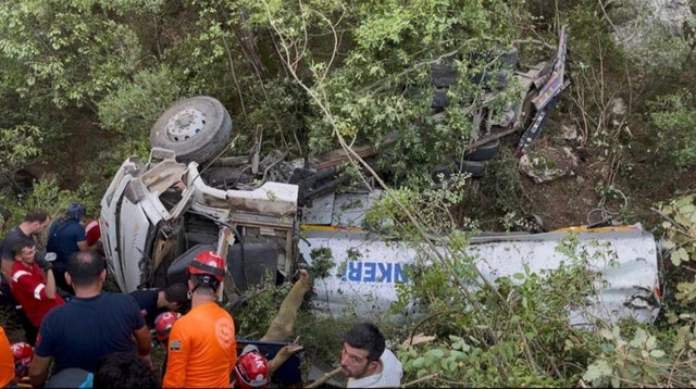 Bursa'daki yangından kahreden haber! Tanker devrildi; 3 kişi hayatını kaybetti - Resim : 1