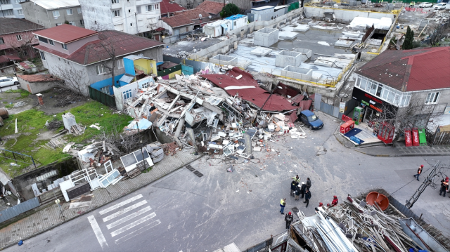 Ümraniye'de metro çalışmasının olduğu alanda bina çöktü! O anlar anbean kaydedildi - Resim : 4