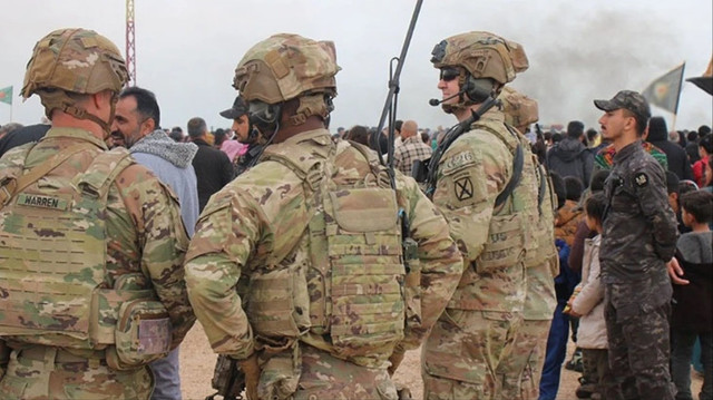 ABD askerleri ile terör örgütü PKK paçavraları aynı karede! Kutlamalara onlar da katıldı - Resim : 3