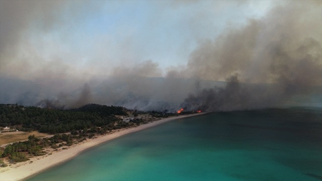 4 ilde orman yangını! Ekipler zamana karşı yarışıyor - Resim : 1